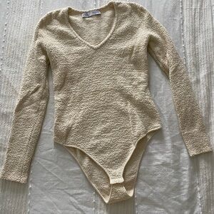 Zara Medium ivory cream textured bodysuit long sleeve